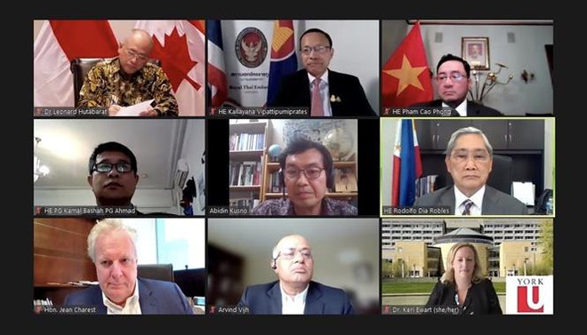 Các diễn giả tham gia Hội thảo. (Ảnh: Quang Thịnh/TTXVN) Kết nối Canada-ASEAN: Việt Nam nêu một số đề xuất hợp tác ảnh 1