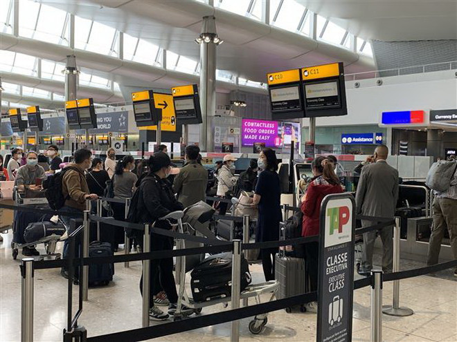 Dịch COVID-19: Chính phủ Anh công bố "danh sách xanh" về du lịch ảnh 1