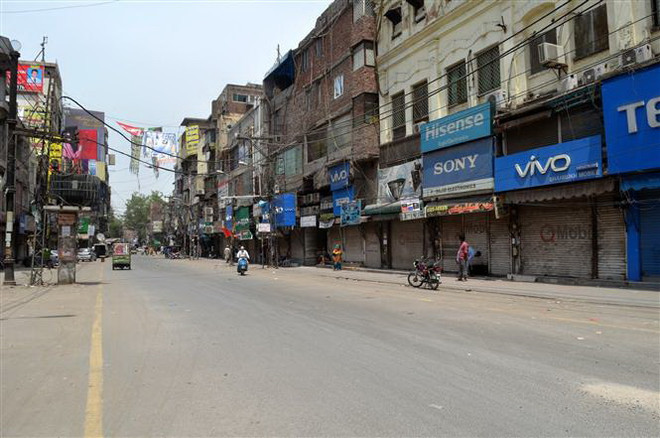Vật lộn với làn sóng dịch thứ ba, Pakistan áp đặt phong tỏa 9 ngày ảnh 1