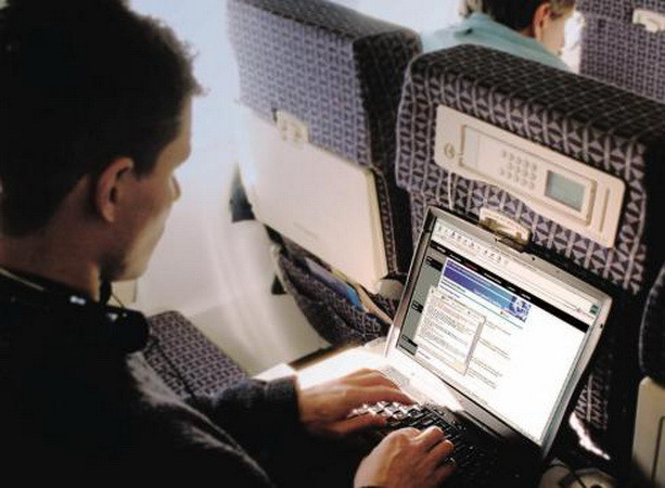 Mỹ bỏ lệnh cấm mang laptop lên máy bay với hàng không Thổ Nhĩ Kỳ ảnh 1