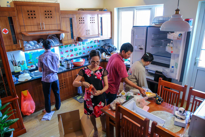 Lo ô nhiễm, người dân chung cư sát Rạng Đông ồ ạt rủ nhau ‘sơ tán’ ảnh 2