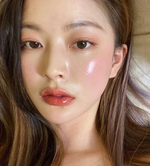 Thoa retinol thế nào để da không bong tróc trong mùa hanh khô? ảnh 1