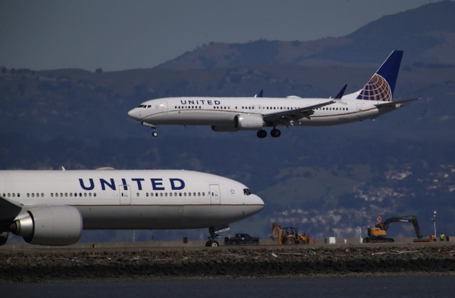 Máy bay của United Airlines. (Nguồn: Getty Images) Thêm hãng hàng không Mỹ hoãn đưa Boeing 737 MAX trở lại hoạt động ảnh 1