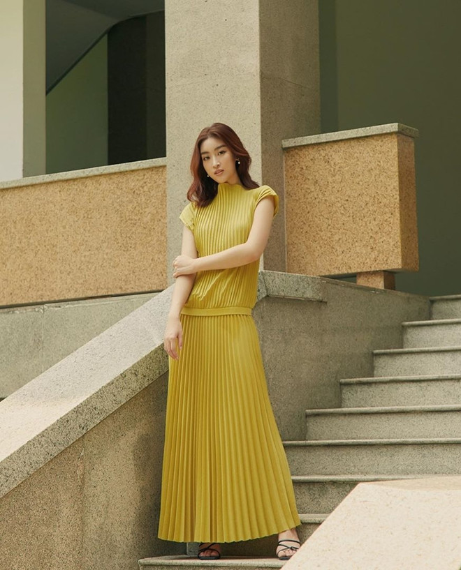 Street style khoe chân dài miên man của dàn mỹ nhân Việt ảnh 13