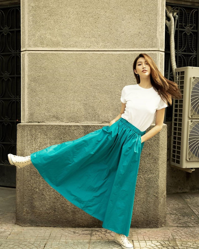 Street style khoe chân dài miên man của dàn mỹ nhân Việt ảnh 14