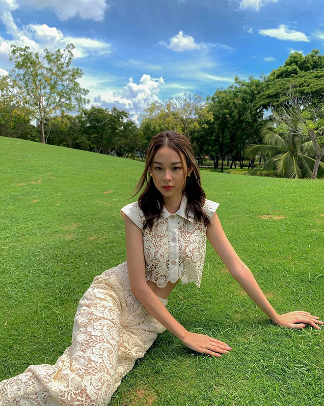 Street style khoe chân dài miên man của dàn mỹ nhân Việt ảnh 12