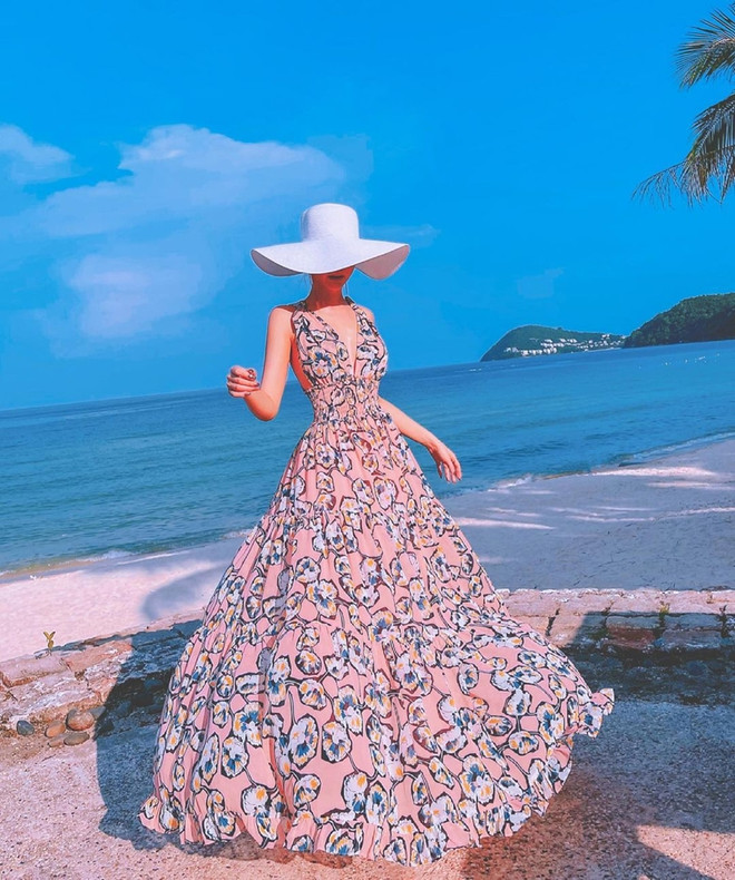 Hà Hồ, Thanh Hằng và dàn sao lăngxê đầm maxi cùng loạt xu hướng hè ảnh 4