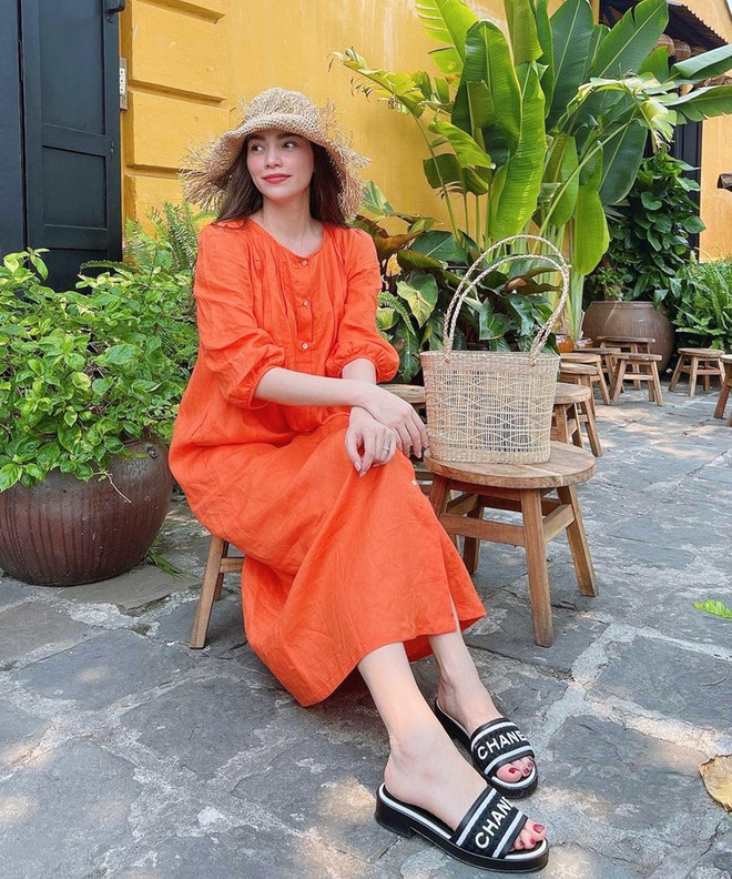 Hà Hồ, Thanh Hằng và dàn sao lăngxê đầm maxi cùng loạt xu hướng hè ảnh 1