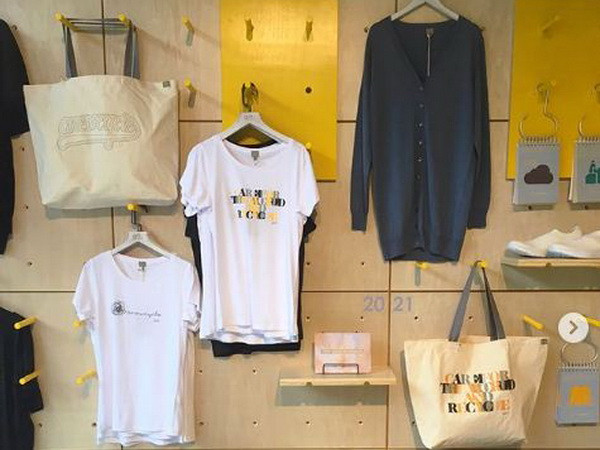 Ứng dụng công nghệ tái chế biến quần áo cũ thành mới tại Hong Kong ảnh 1