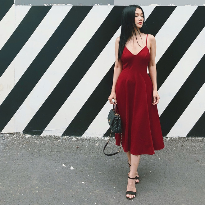 Hồ Ngọc Hà sang chảnh, Lan Khuê điệu đà trong street style dịp lễ ảnh 2