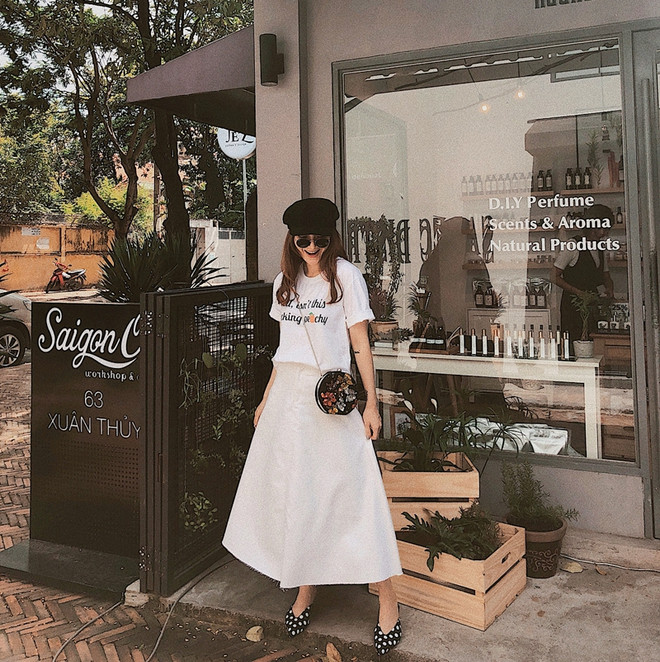 Hồ Ngọc Hà sang chảnh, Lan Khuê điệu đà trong street style dịp lễ ảnh 17