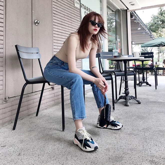 Hồ Ngọc Hà sang chảnh, Lan Khuê điệu đà trong street style dịp lễ ảnh 7