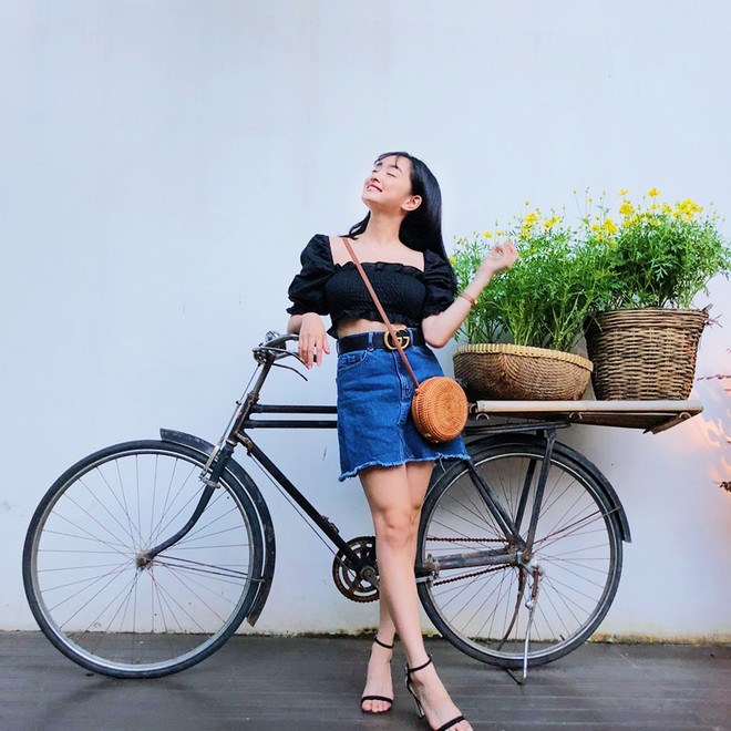 Hồ Ngọc Hà sang chảnh, Lan Khuê điệu đà trong street style dịp lễ ảnh 8