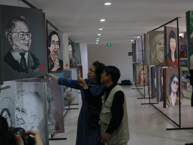 Nhà báo Huỳnh Dũng Nhân: Người có niềm đam mê với cây cọ vẽ ảnh 2