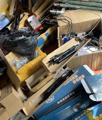 Bắt đối tượng tàng trữ, mua bán hơn 1.500 linh kiện súng hơi ảnh 2