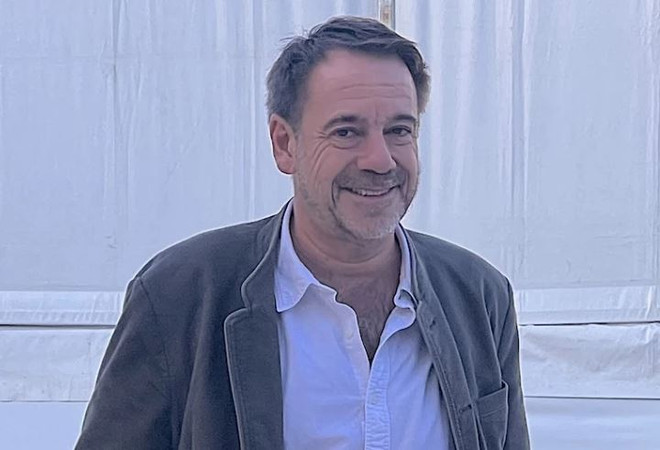 Michel Bussi - ''ông hoàng trinh thám'' Pháp giao lưu với độc giả Việt ảnh 1