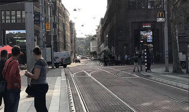 Hà Lan phong tỏa trung tâm Amsterdam do phát hiện chất nổ ảnh 1