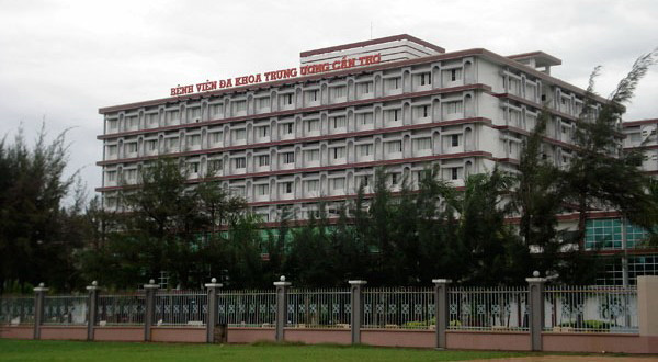 Phẫu thuật cho bệnh nhân có tinh hoàn ẩn trong ổ bụng 26 năm ảnh 1