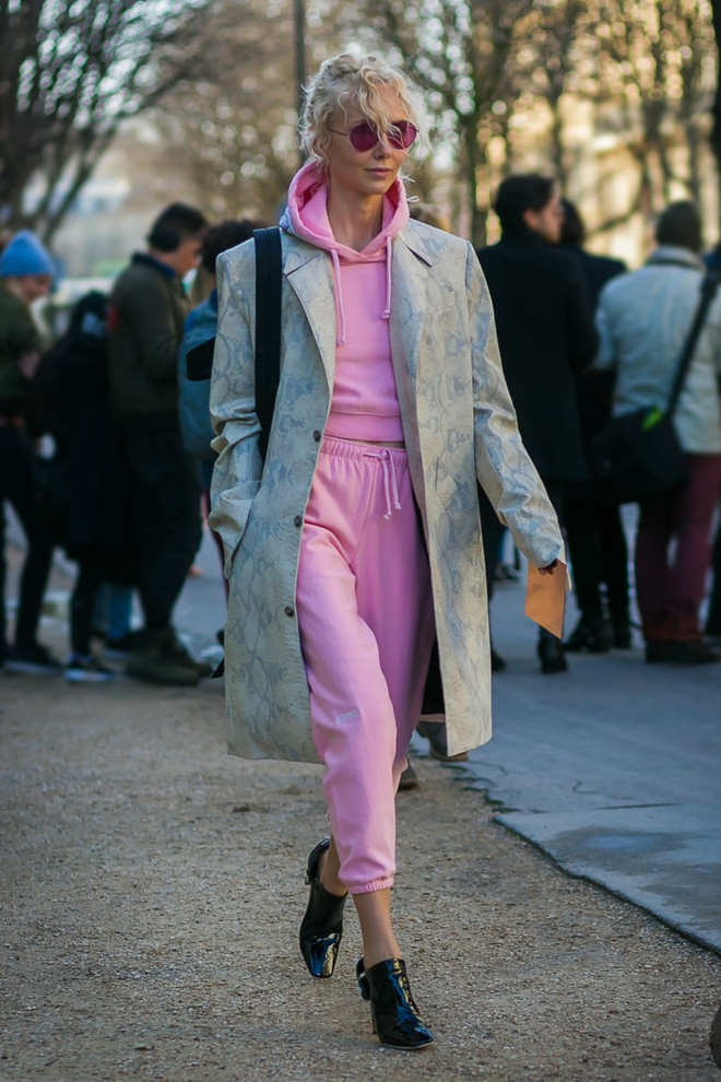 “50 sắc thái” hồng chiếm lĩnh sàn diễn mùa mốt Xuân Hè 2017 ảnh 15