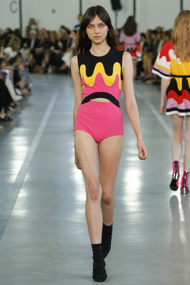 “50 sắc thái” hồng chiếm lĩnh sàn diễn mùa mốt Xuân Hè 2017 ảnh 7