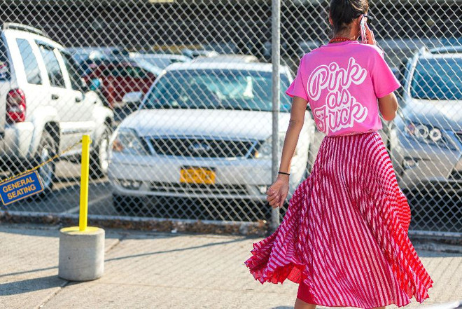 “50 sắc thái” hồng chiếm lĩnh sàn diễn mùa mốt Xuân Hè 2017 ảnh 21