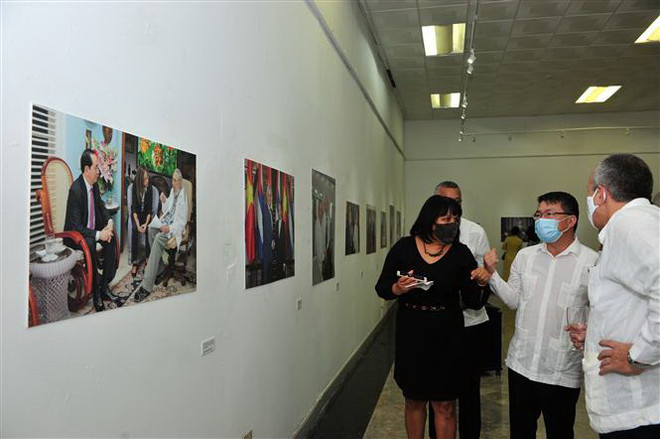 Khai mạc triển lãm ảnh 60 năm quan hệ đoàn kết Việt Nam-Cuba ảnh 2