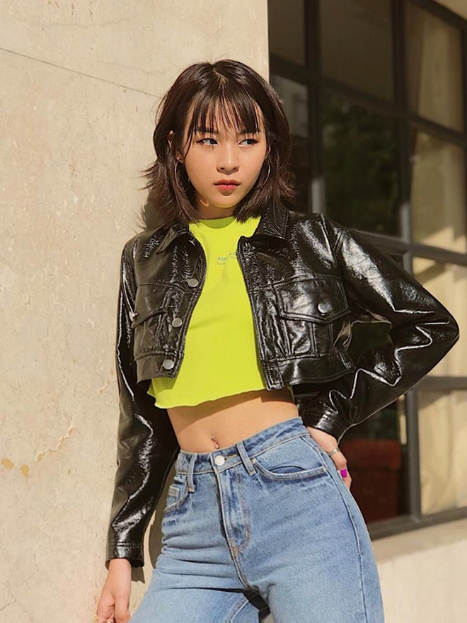 Được hàng loạt sao nữ lăngxê, crop-top thống trị xu hướng đầu Thu ảnh 9