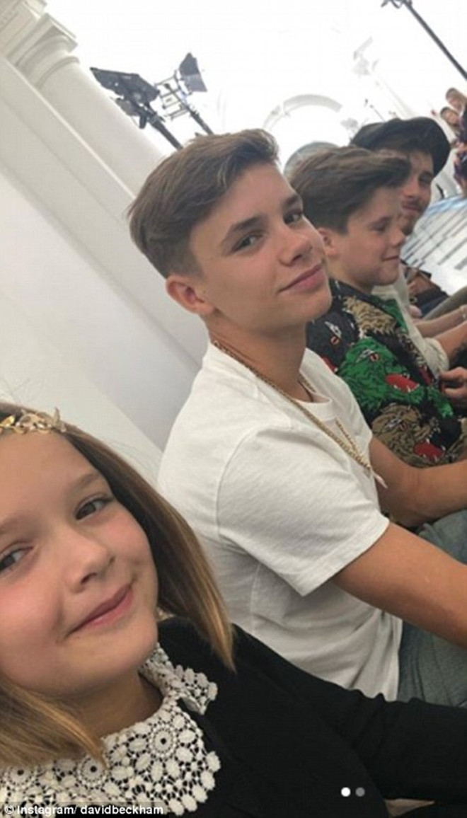 Đại gia đình Beckham trở thành tâm điểm tại Tuần lễ thời trang London ảnh 7