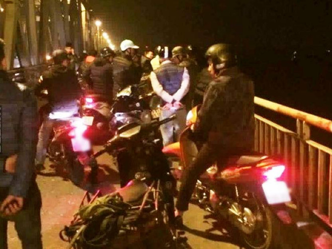 Làm rõ vụ thanh niên rơi từ cầu Chương Dương xuống và tử vong ảnh 1