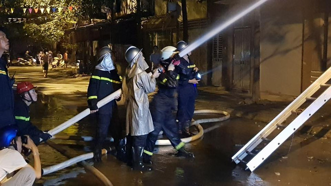 Hà Nội: Cháy lớn trong đêm ở khu đô thị Xa La, Hà Đông ảnh 8