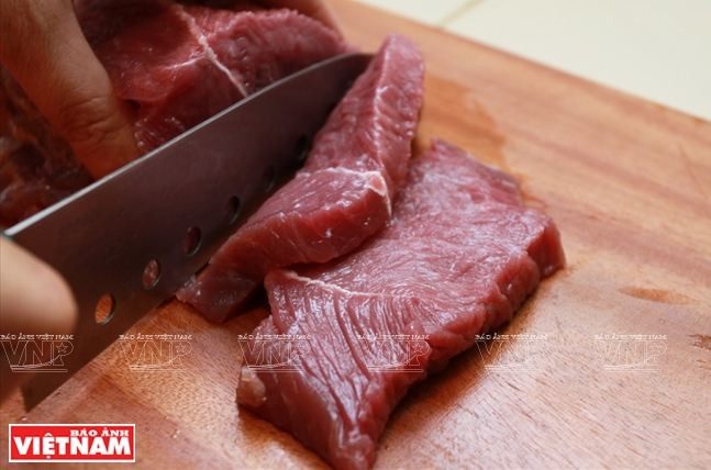 Ai từng nếm qua đều nhớ mãi hương vị chả bò cây sả ảnh 1