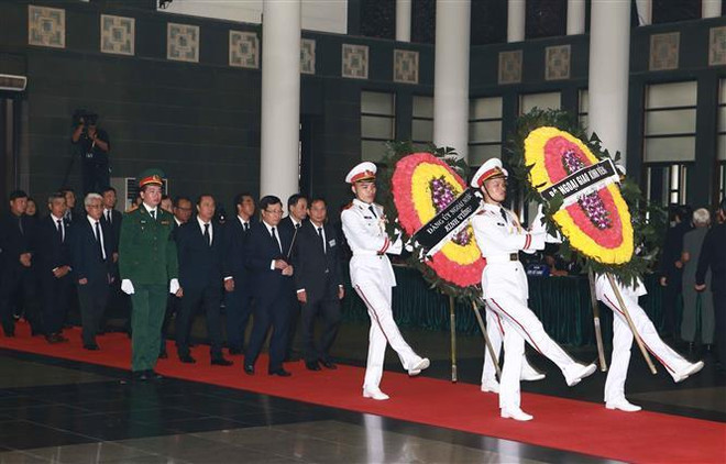 Quang cảnh bên ngoài nơi cử hành Lễ Quốc tang Đại tướng Lê Đức Anh ảnh 1