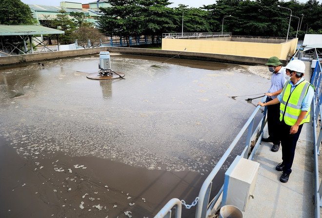 Hệ thống xử lý nước thải Khu công nghiệp Biên Hòa 2, thành phố Biên Hòa (Đồng Nai). (Ảnh: Hồng Đạt/TTXVN) ttxvn-tang truong xanh3.jpg