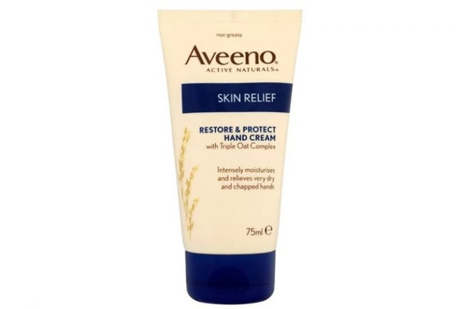 Trời lạnh, da tay khô, dùng kem dưỡng nào là chuẩn nhất? ảnh 7