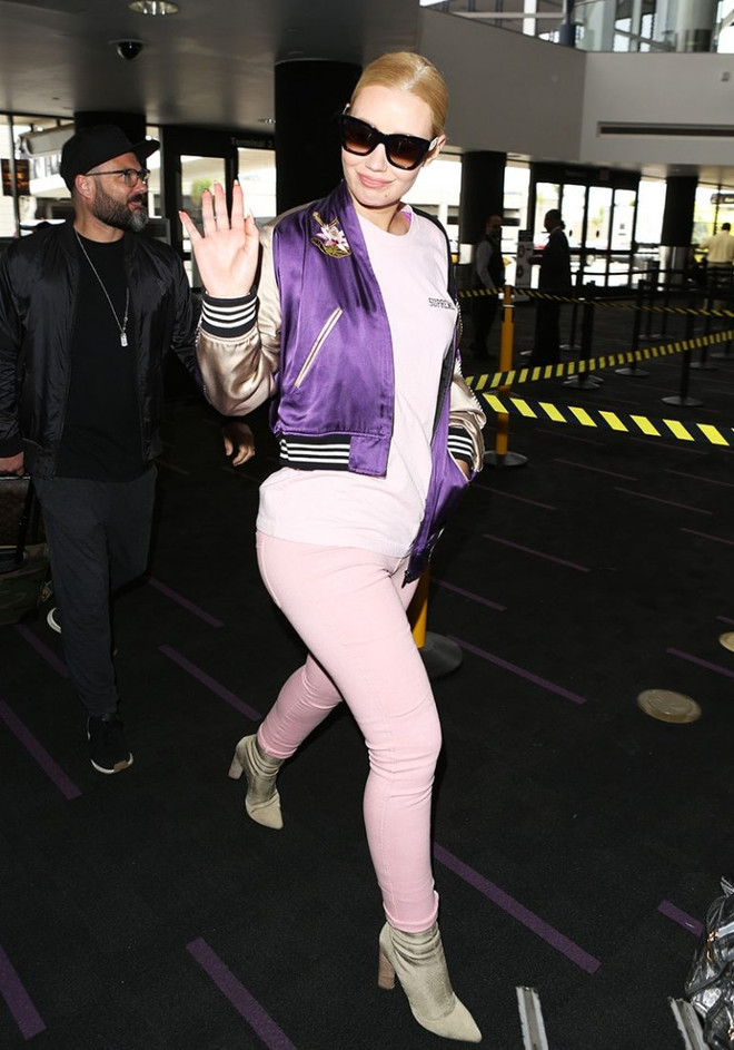 Năm chiêu phối đồ sành điệu với tím vô cực, gam màu “hot” nhất 2018 ảnh 8