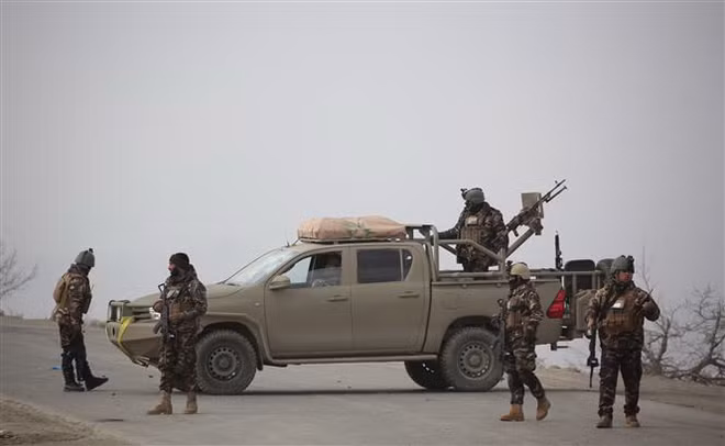 Nhiều tay súng đột nhập khu văn phòng cơ quan chính phủ Afghanistan ảnh 1