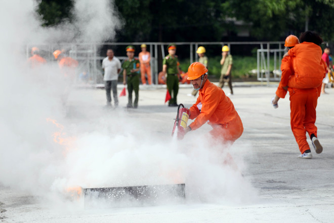 (Ảnh: Doãn Đức/Vietnam+) Hội thao nghiệp vụ chữa cháy và cứu nạn, cứu hộ quận Ba Đình ảnh 5