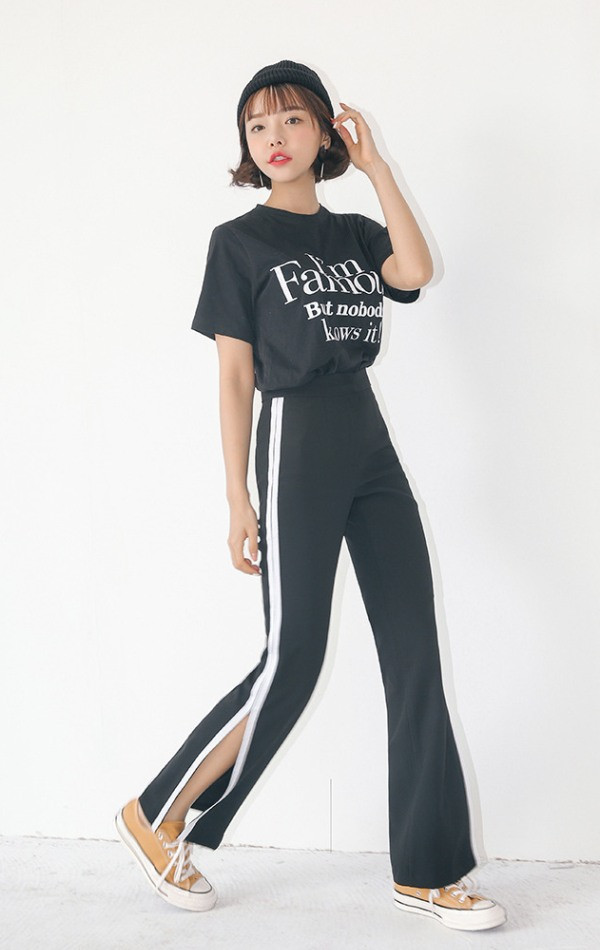 Diện áo thun "biết nói" điệu đà như quý cô Hàn Quốc ảnh 11