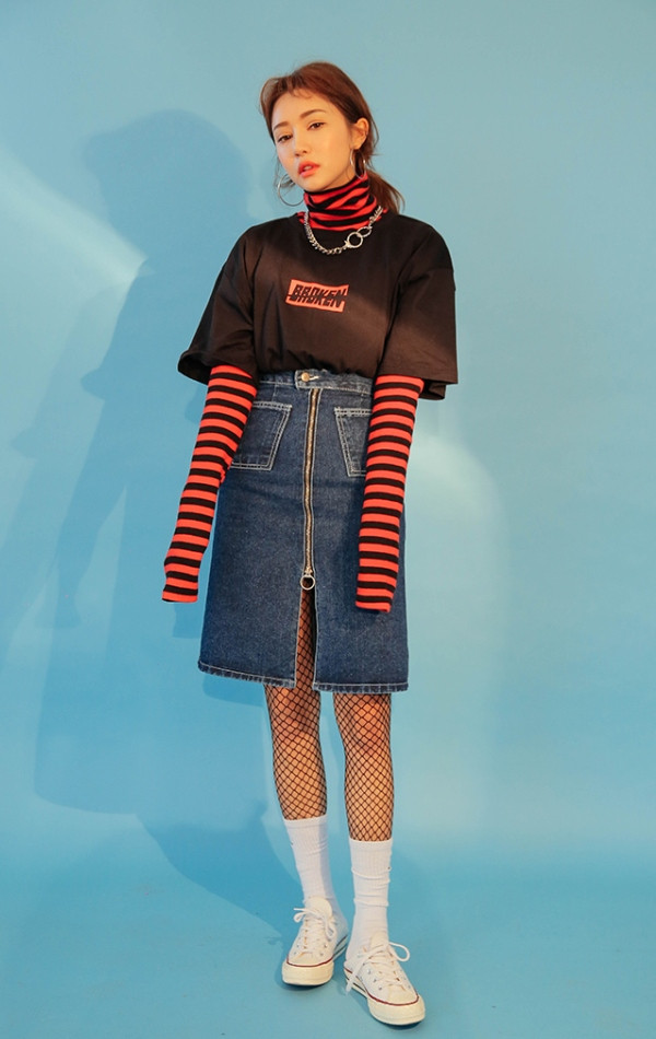 Diện áo thun "biết nói" điệu đà như quý cô Hàn Quốc ảnh 16