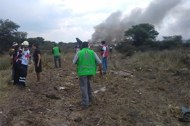 Máy bay Embraer 190 chở hơn 100 hành khách rơi ở Mexico ảnh 1