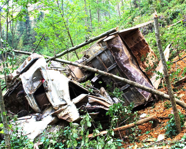 Hà Giang: Xe tải ben lao xuống vực sâu làm 4 người thiệt mạng ảnh 2