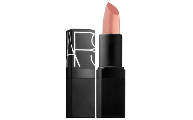 Xu hướng rực rỡ cuối năm: Son môi màu vàng hồng thời thượng ảnh 3