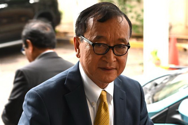 Tòa án Campuchia ra lệnh bắt cựu thủ lĩnh đối lập lưu vong Sam Rainsy ảnh 1