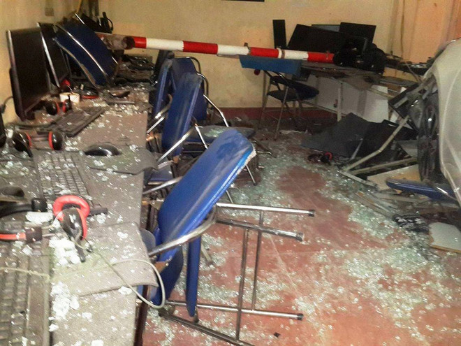 Hà Nội: Ngồi trong quán Internet cũng bị xế hộp đâm trọng thương ảnh 2