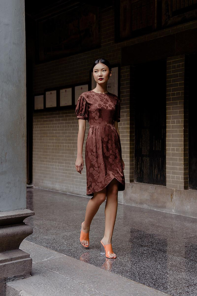 Những thiết kế lụa đậm chất Hà thành cho mùa thu của Hà Linh Thư ảnh 11