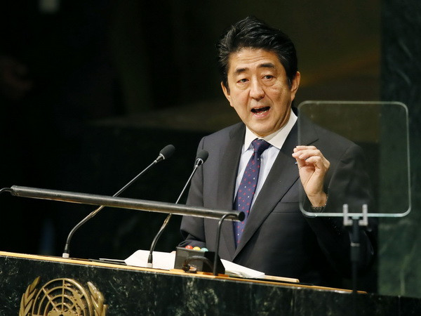 Thủ tướng Nhật Bản Shinzo Abe phát biểu trong phiên họp cấp cao Đại Hội đồng Liên hợp quốc lần thứ 69 tại thành phố New York. (Ảnh: Kyodo/TTXVN) Nhật Bản viện trợ 50 triệu USD cho Trung Đông đối phó IS ảnh 1