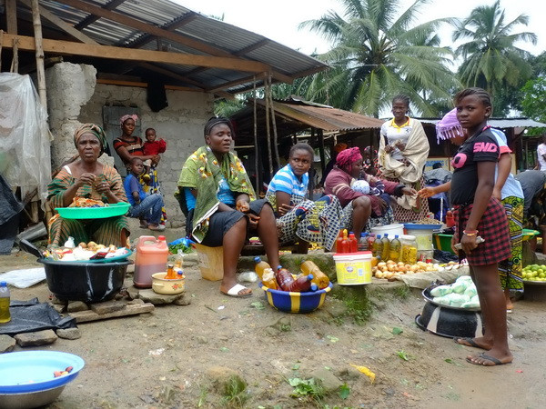 Tỷ lệ tử vong bà mẹ, trẻ em giảm nhanh nhất 2 thập kỷ qua ảnh 1