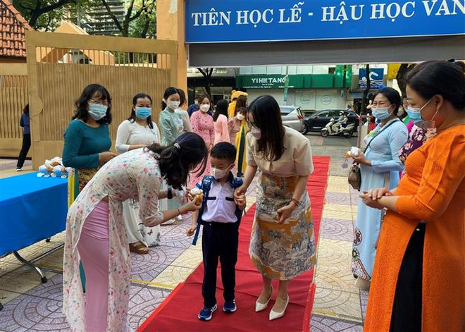 Hơn 1,6 triệu học sinh Thành phố Hồ Chí Minh tựu trường ảnh 1
