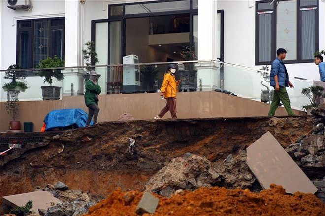 Quảng Ninh: Tai nạn đổ bờ kè tại nhà dân, một thợ xây tử vong ảnh 1