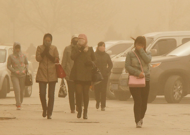 Trận bão cát hiếm thấy tấn công 11 tỉnh thành Bắc Trung Quốc ảnh 1